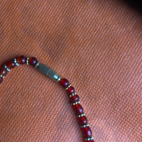 Garnet and gold necklace - Picture 2 of 3